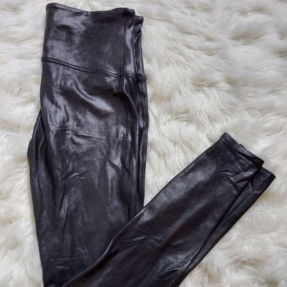 SPANX Pants - Spanx faux leather leggings
